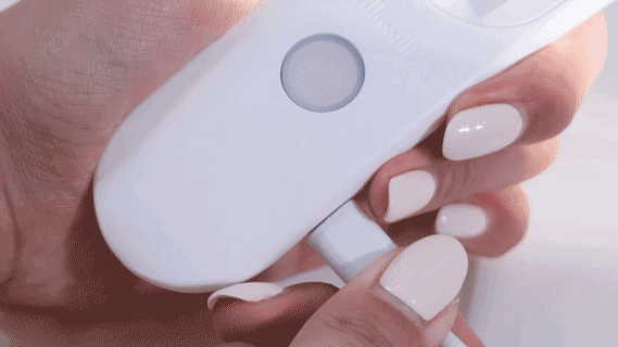 [Sanrio K-LIFE EDITION] Fillimilli Heating Eyelash Curler (Rechargeable)
