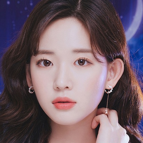 crescent moon shaped earrings